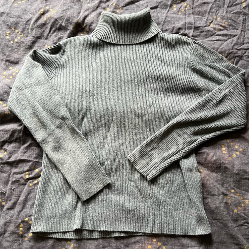 GAP Soft Ribbed Turtleneck Sweater - Gray
